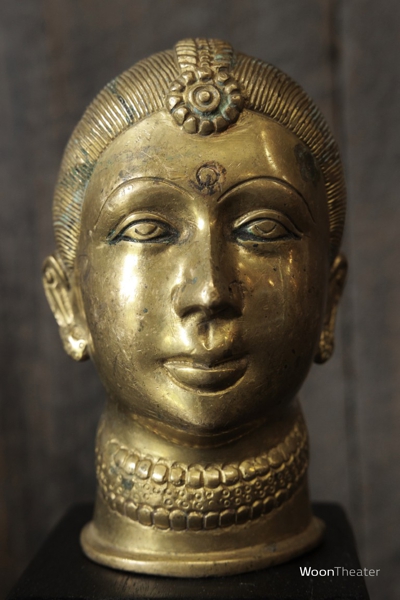 Vintage beeldje brass op houten sokkel | India