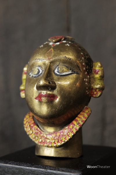 Vintage beeldje brass op houten sokkel | India