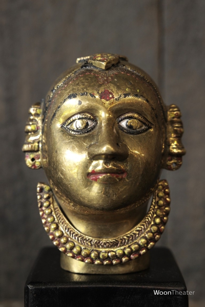 Vintage beeldje brass op houten sokkel | India