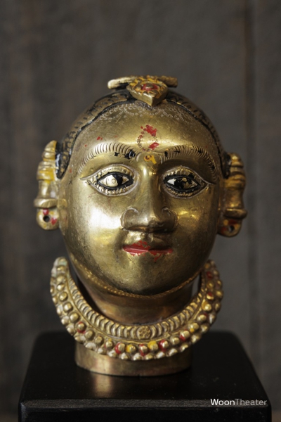 Vintage beeldje brass op houten sokkel | India
