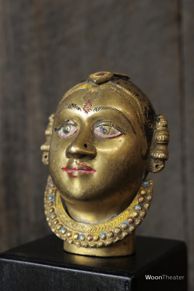 Vintage beeldje brass op houten sokkel | India