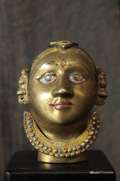 Vintage beeldje brass op houten sokkel | India