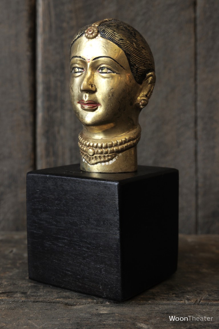 Vintage beeldje brass op houten sokkel | India