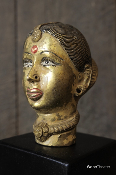 Vintage beeldje brass op houten sokkel | India