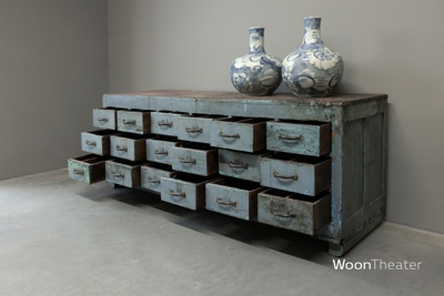 Origineel oud dressoir | India
