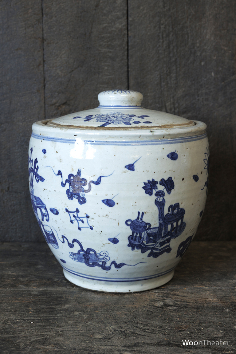 Vintage pot met deksel | China