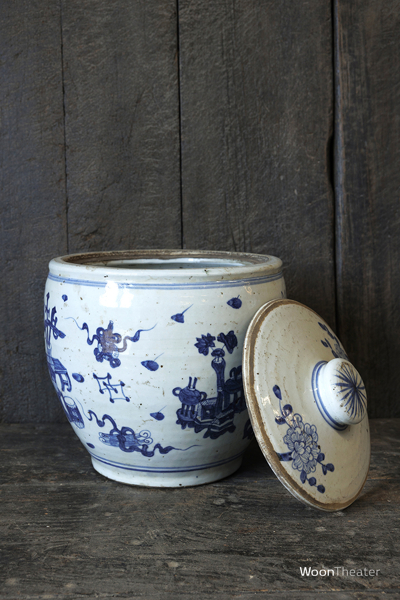 Vintage pot met deksel | China