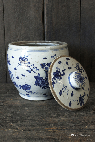 Vintage pot met deksel | China