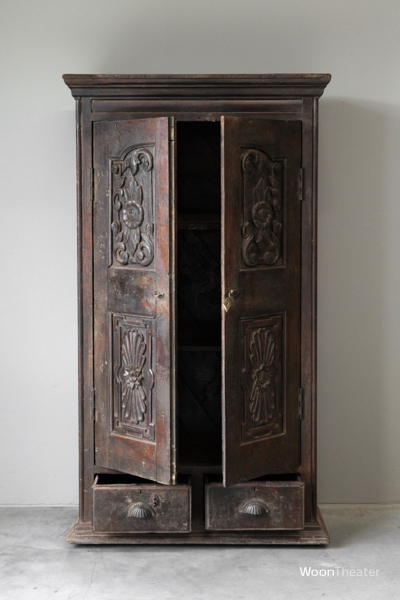 Origineel oude kast met snijwerk | India
