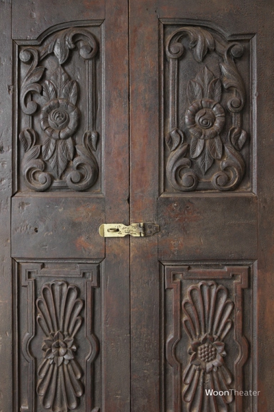 Origineel oude kast met snijwerk | India