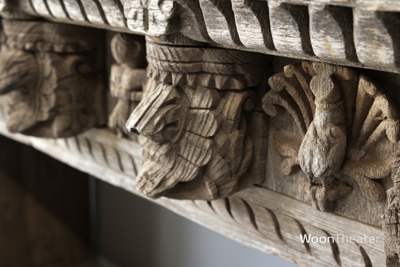 Bijzondere oude wandtafel