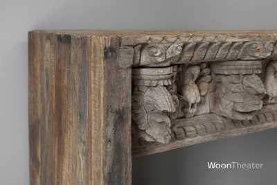 Bijzondere oude wandtafel