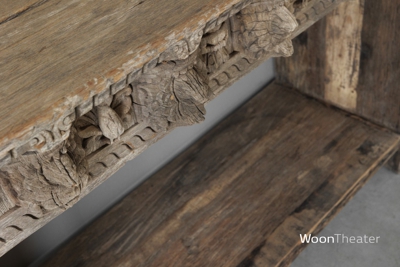 Bijzondere oude wandtafel