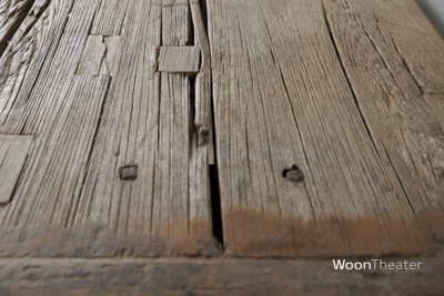 Bijzondere oude wandtafel