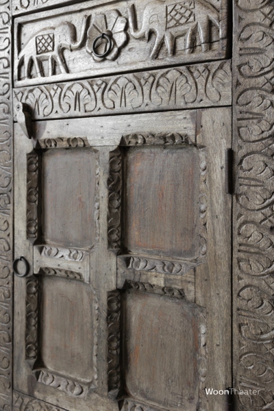 Origineel oud kastje met snijwerk | India