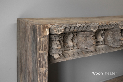 Bijzondere oude wandtafel