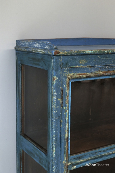 Authentiek blauw verweerd vitrinekastje | India