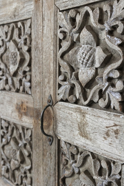Authentiek verweerd raamluikje | India