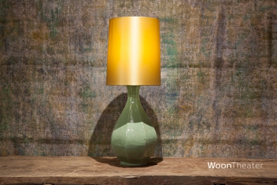 Tafellamp van oude geglazuurd-porseleinen vaas | incl. satijnen kap 
