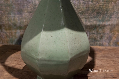 Tafellamp van oude geglazuurd-porseleinen vaas | incl. satijnen kap 