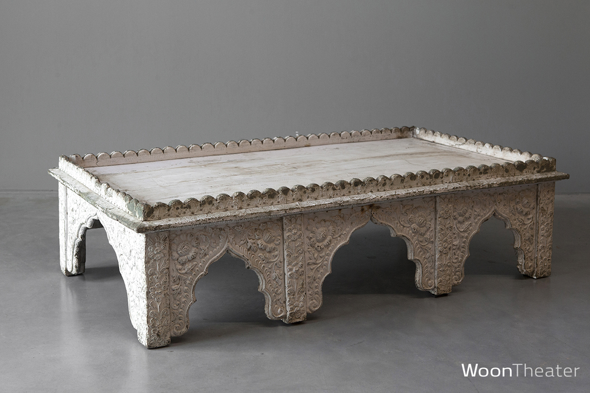 Origineel oude offertafel | India