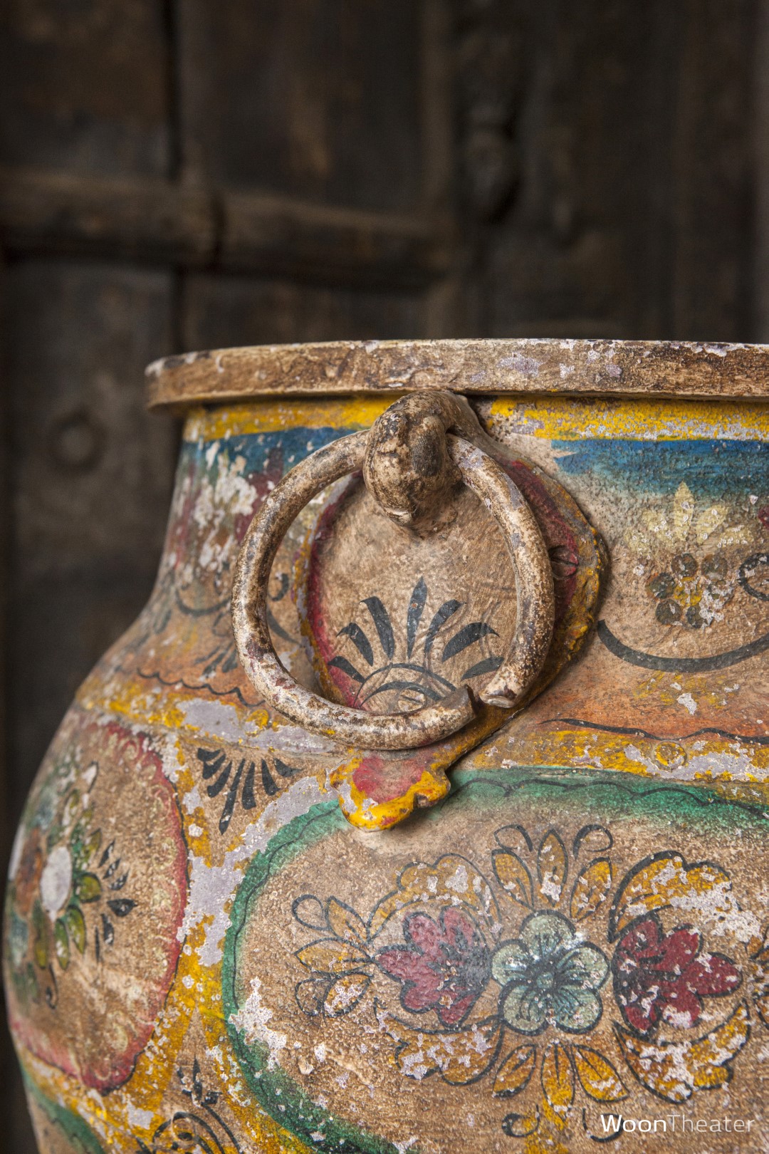 Oude beschilderde pot | India