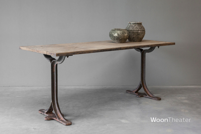 Origineel oude fabriekstafel | India