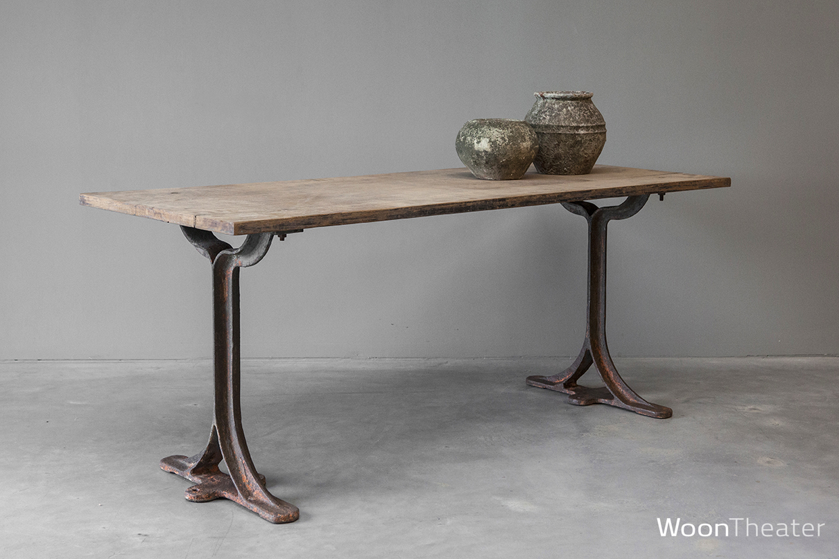 Origineel oude fabriekstafel | India