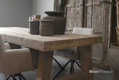 Robuuste oud houten eettafel | BIG