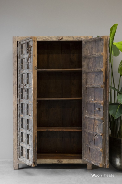 Oude robuuste kast | landelijk wonen