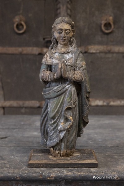 Antiek beeldje heilige vrouw | India