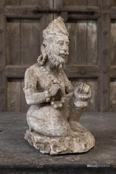 Antiek beeld heilige man | India