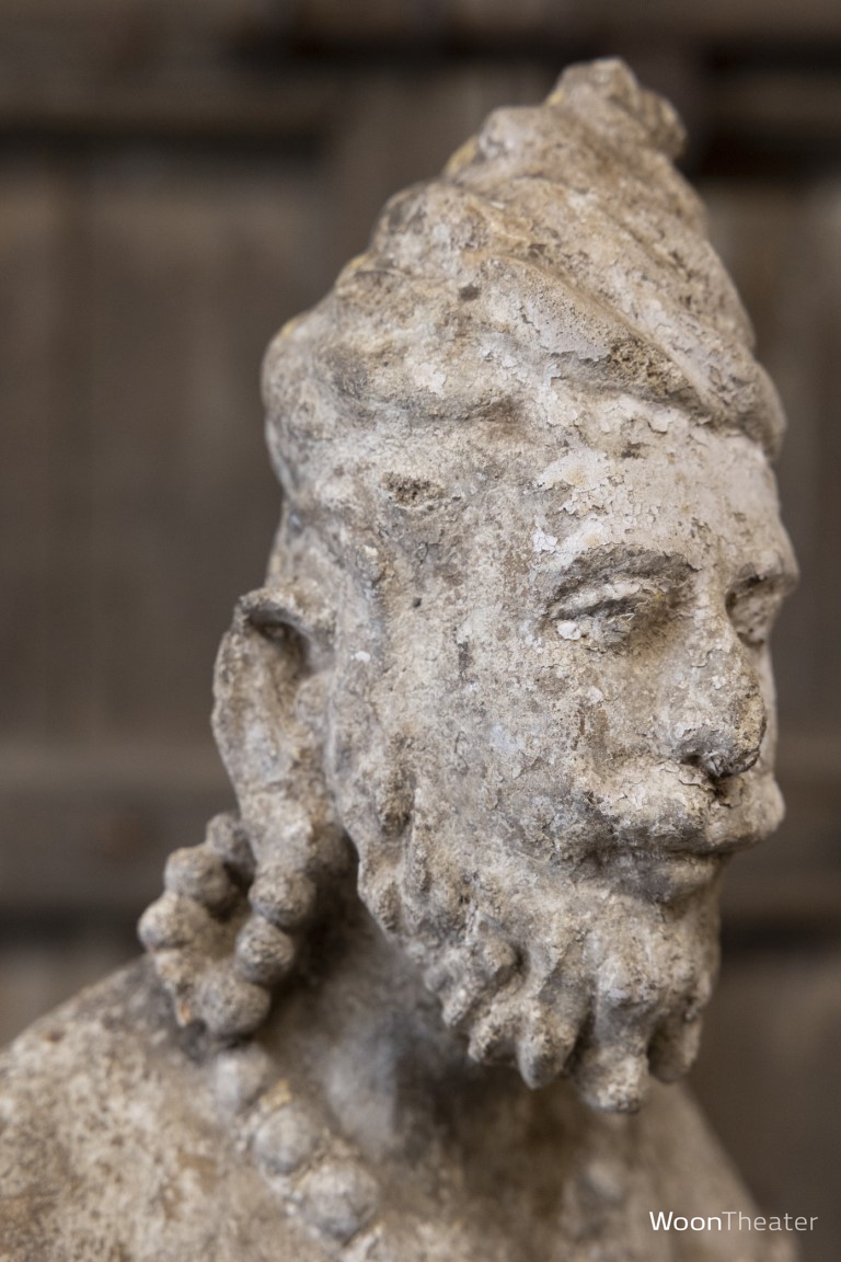 Antiek beeld heilige man | India