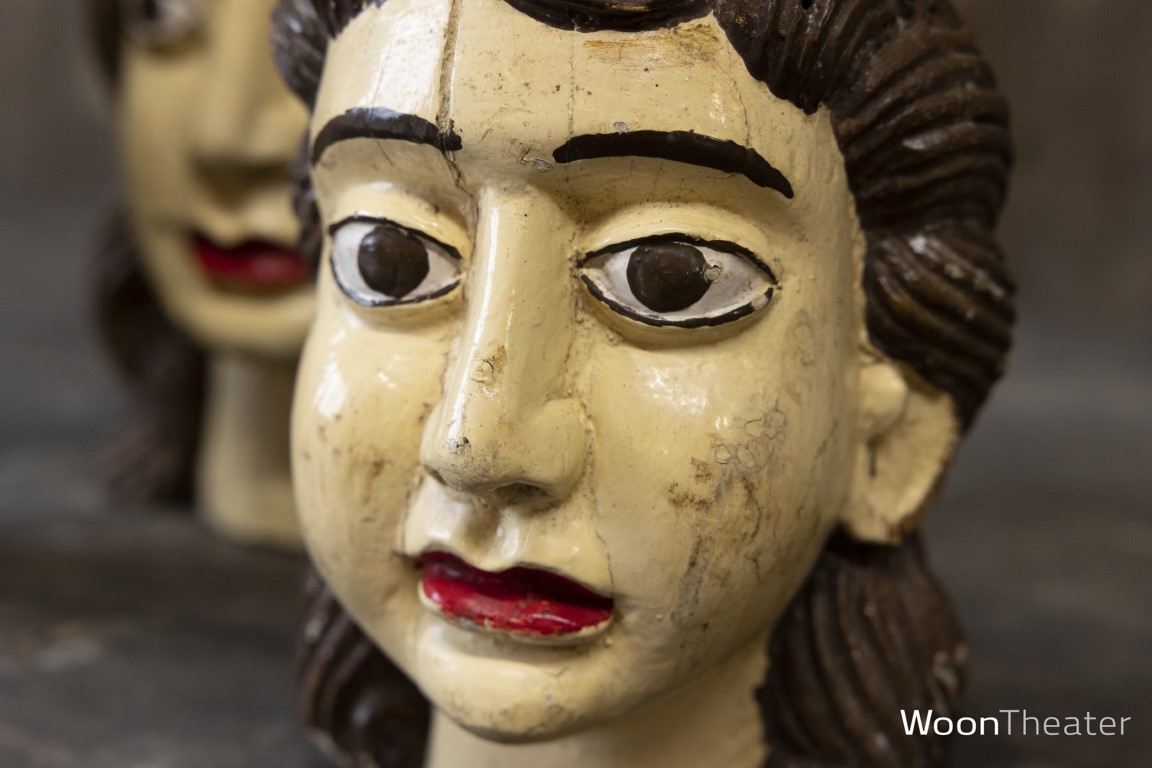 Antieke set/3 houten gezichten | India