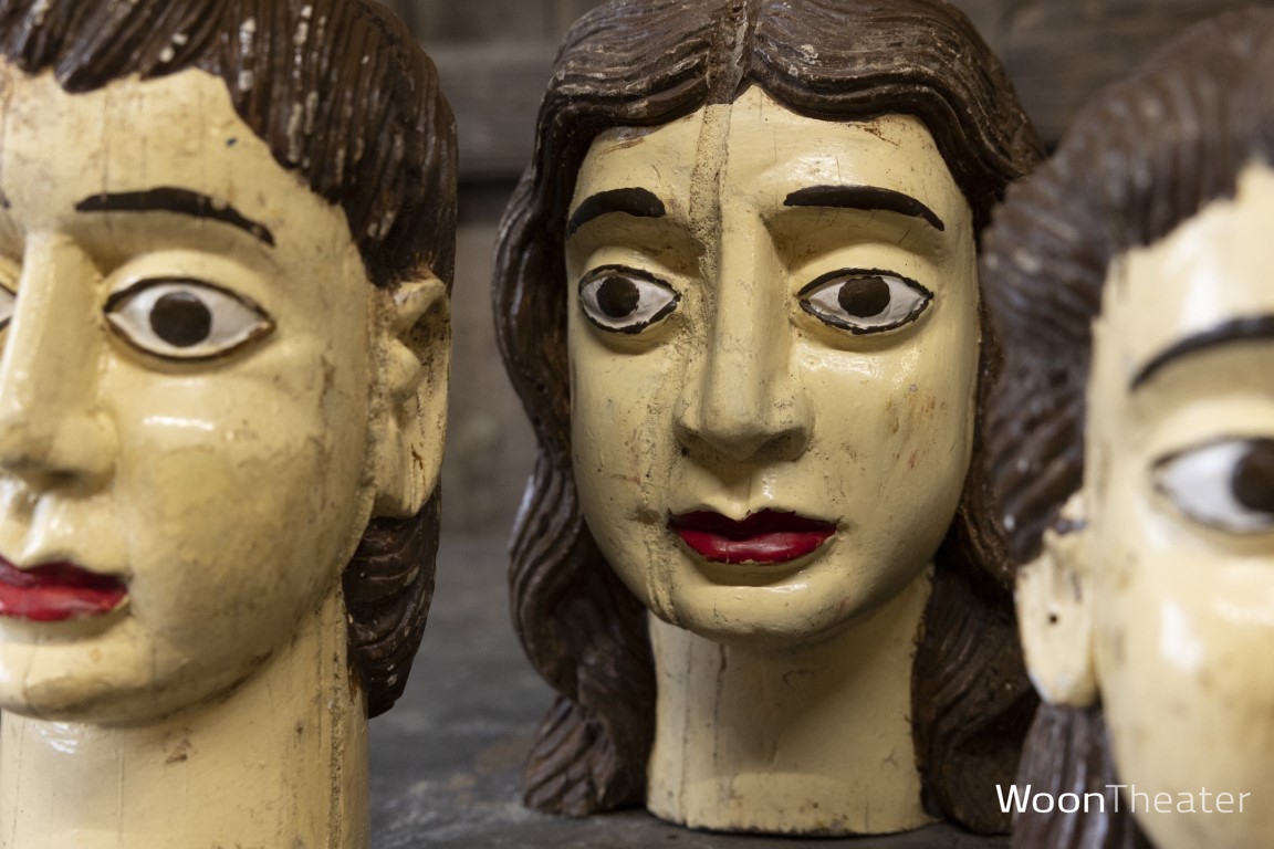 Antieke set/3 houten gezichten | India