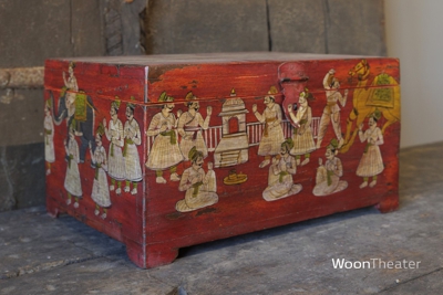 Oud beschilderd kistje | India