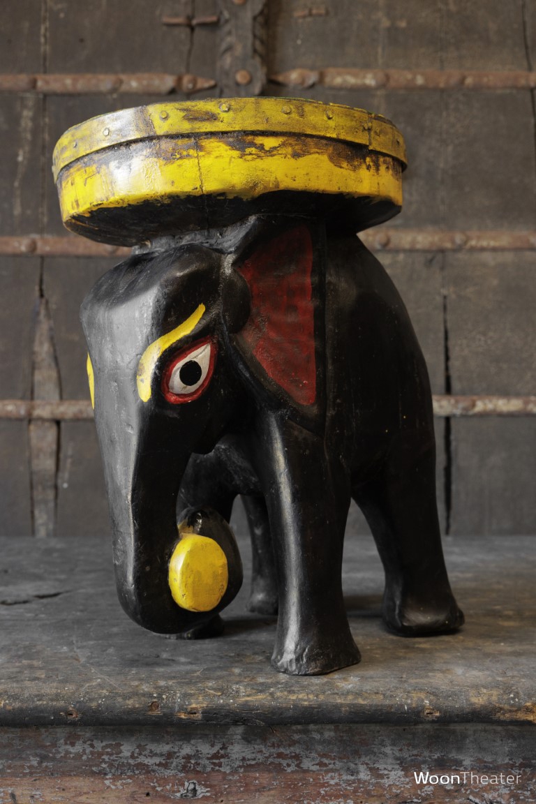 Oude bijzettafel olifant | India