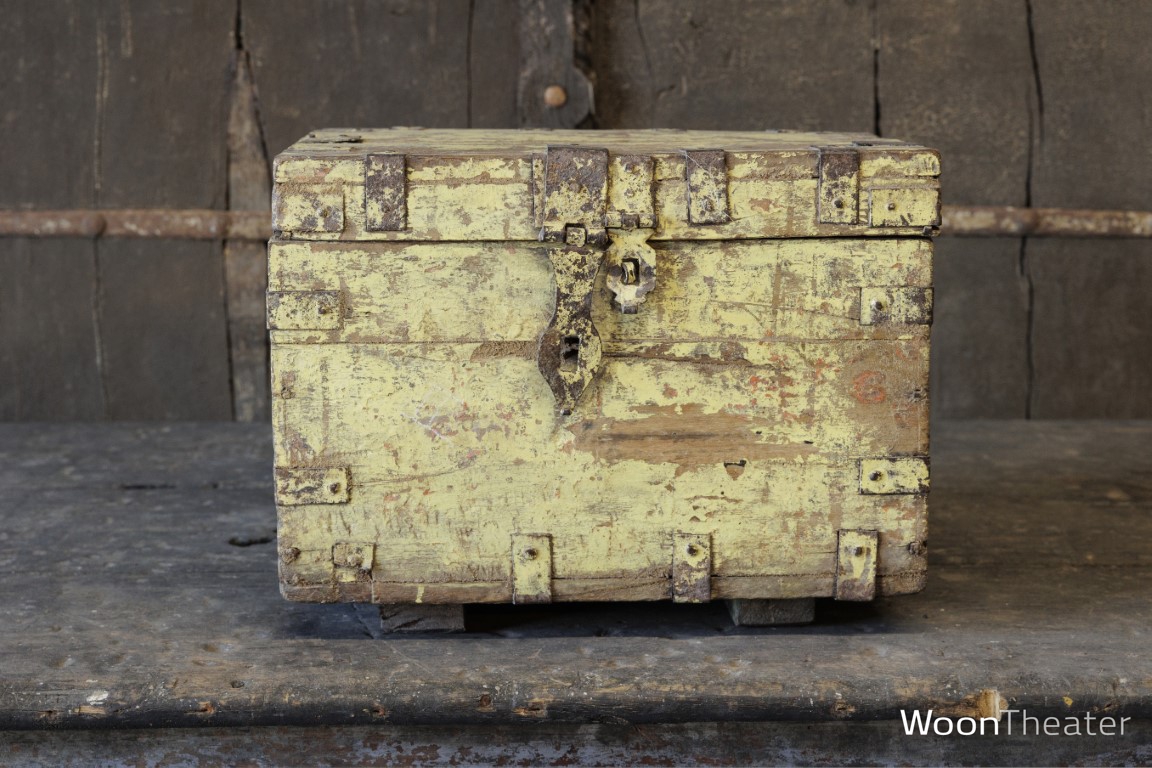 Origineel oud kistje | India