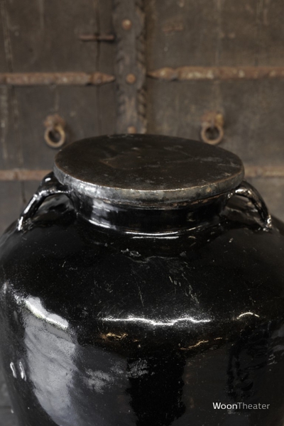 Origineel oude pot met deksel | China