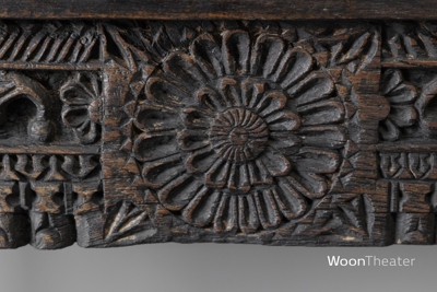 Origineel oude wandtafel met houtsnijwerk | India