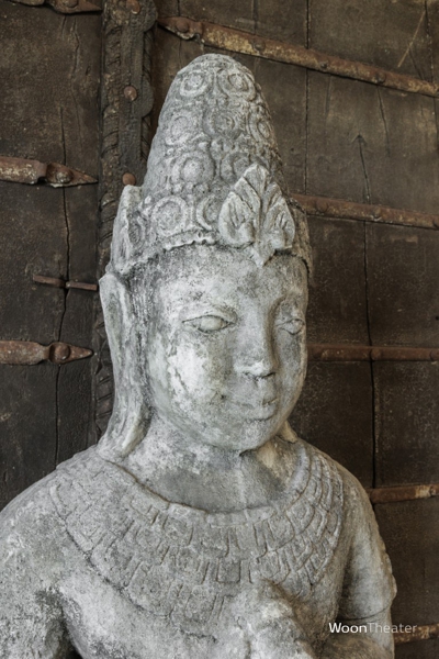 Oud beeld zittende Boedha | Indonesie