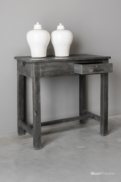 Sleetse zwarte haltafel met lade