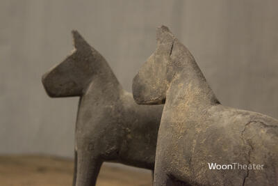 Oud houten paard grey
