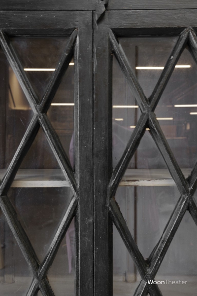 Origineel oude vitrinekast | zwart