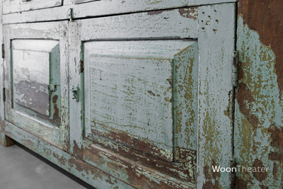 Oude vintage fabriekskast | werelds interieur