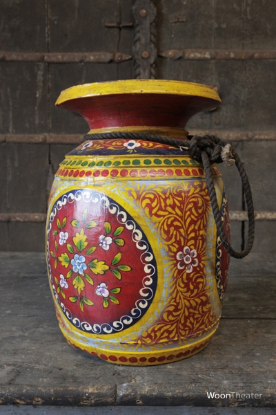 Oude houten pot beschilderd | Tibet