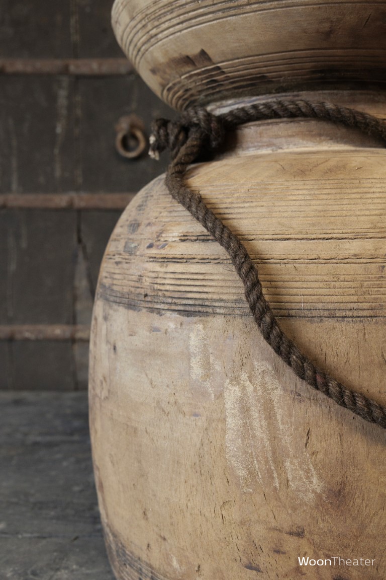 Origineel oude houten pot | Nepal