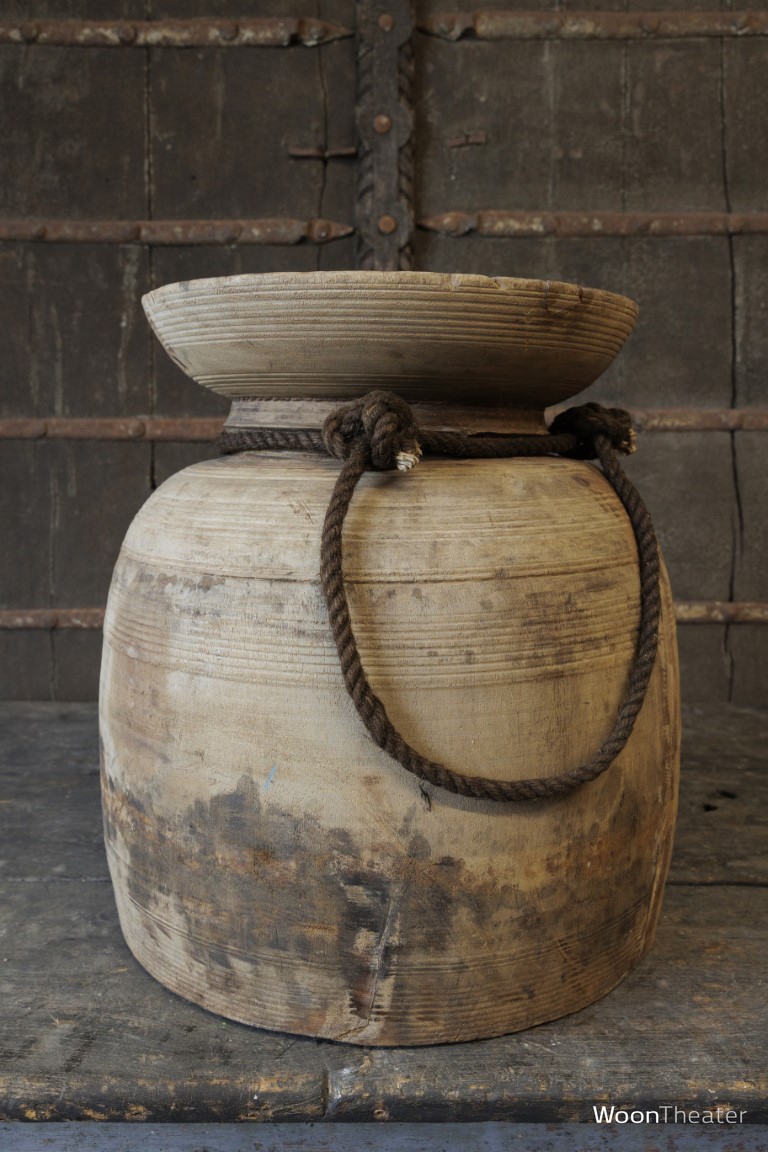 Origineel oude houten pot | Nepal