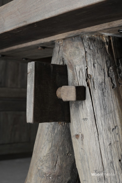 Robuuste oud houten eettafel | Sempre Collection