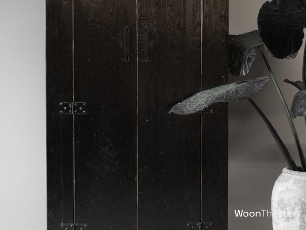 dichte kast zwart glans